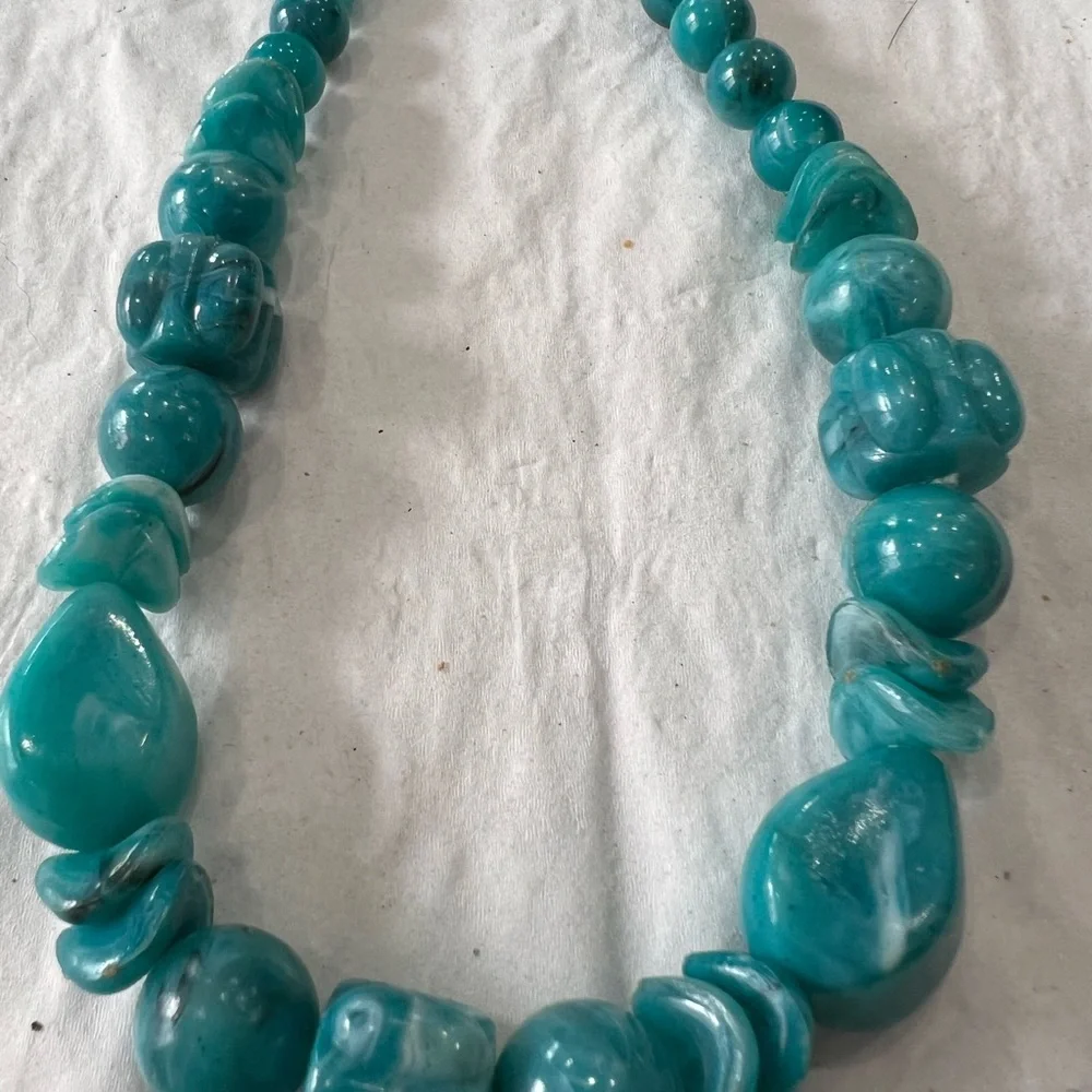 Vintage Faux Blue Turquoise Beaded Necklace 16” - Picture 2 of 3